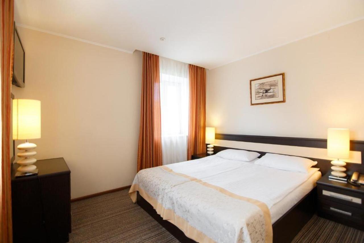 Optima Kropyvnytskyi Hotel Esterno foto