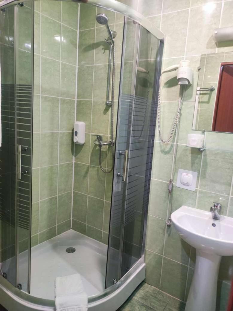 Optima Kropyvnytskyi Hotel Esterno foto