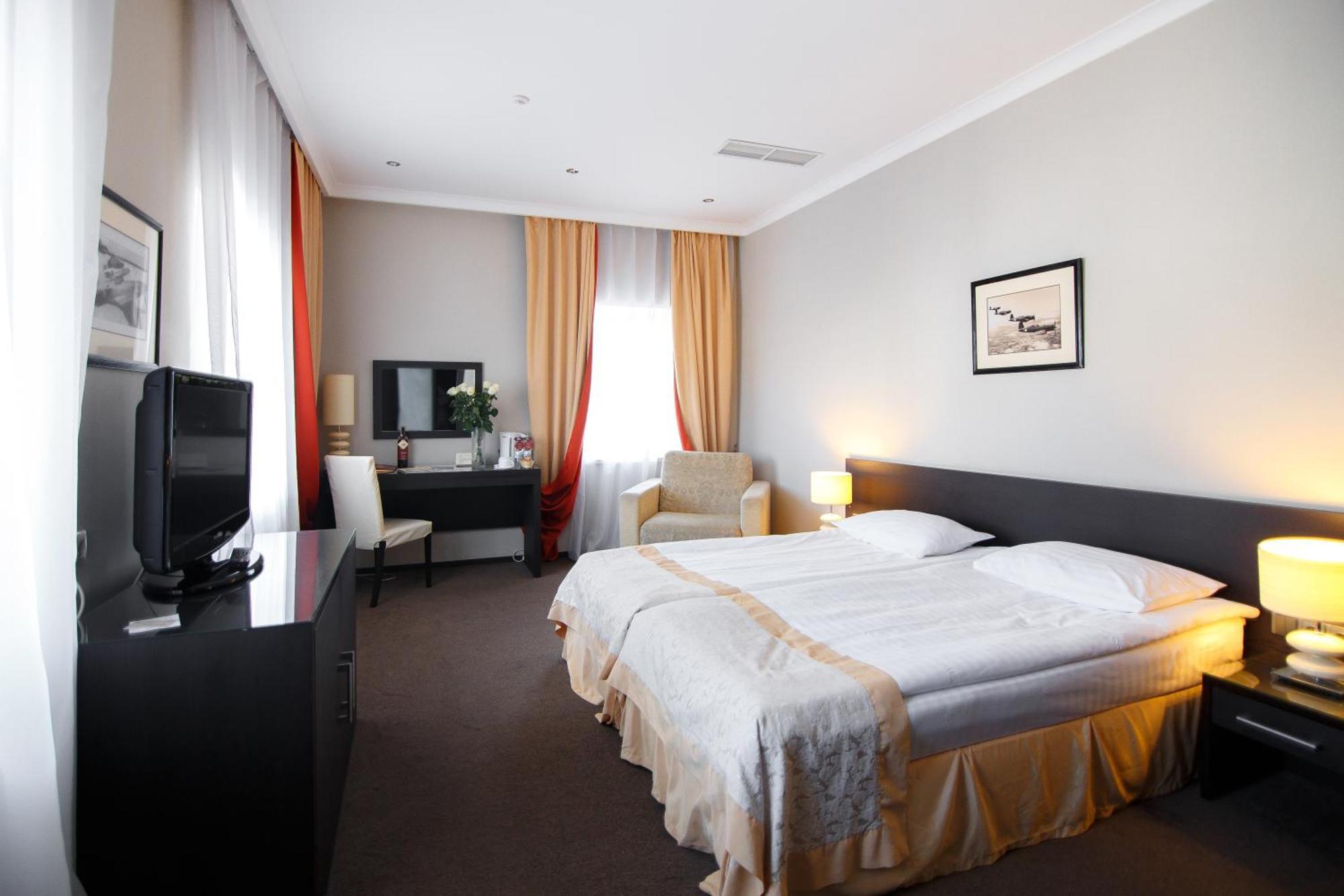 Optima Kropyvnytskyi Hotel Esterno foto