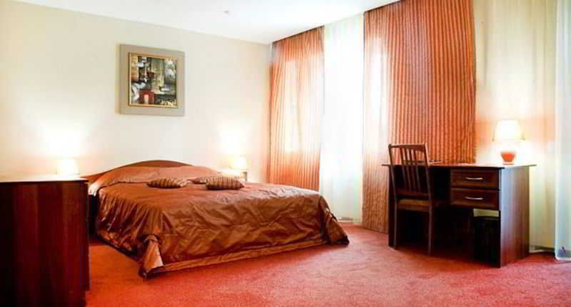 Optima Kropyvnytskyi Hotel Esterno foto
