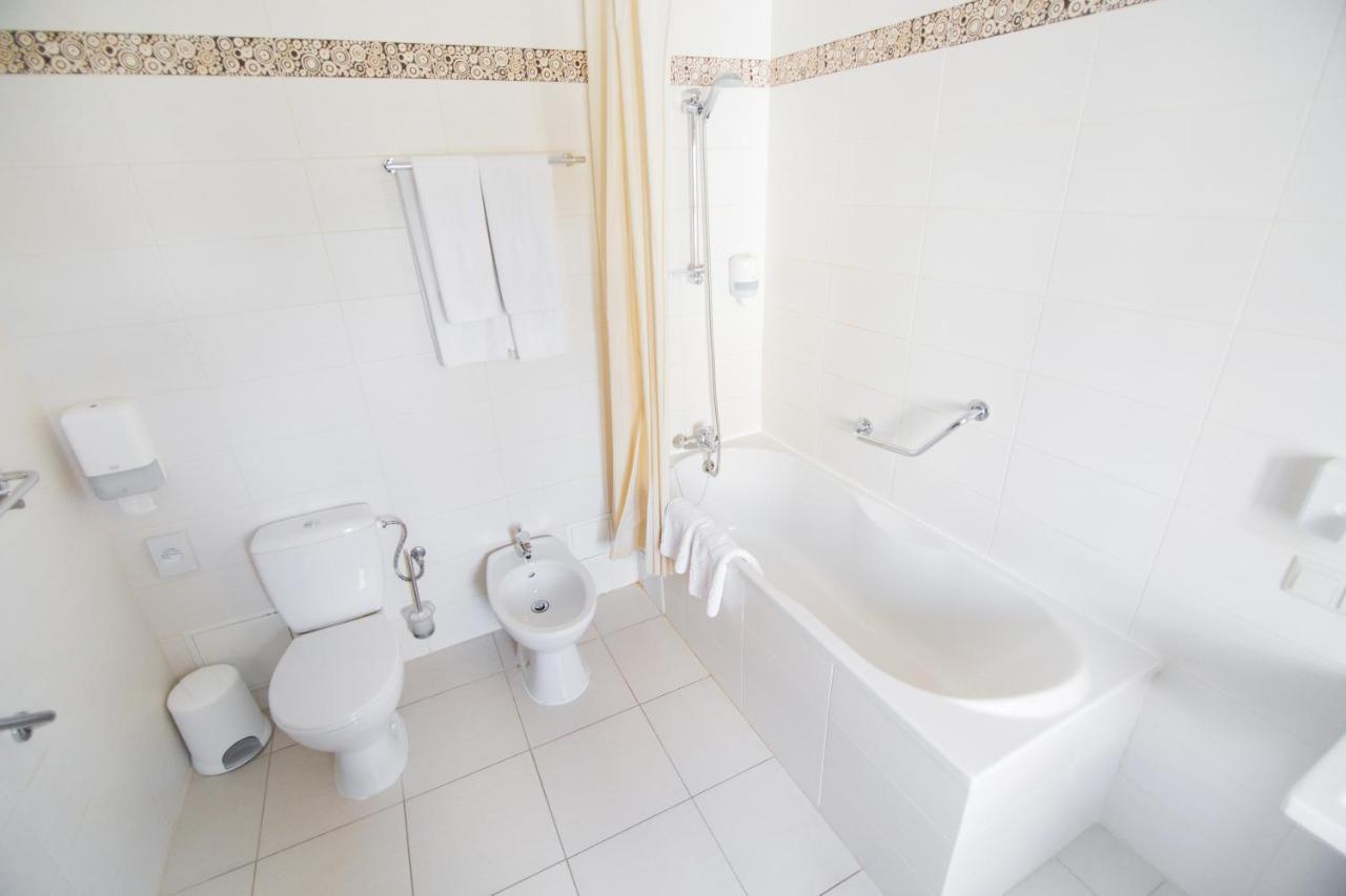 Optima Kropyvnytskyi Hotel Esterno foto