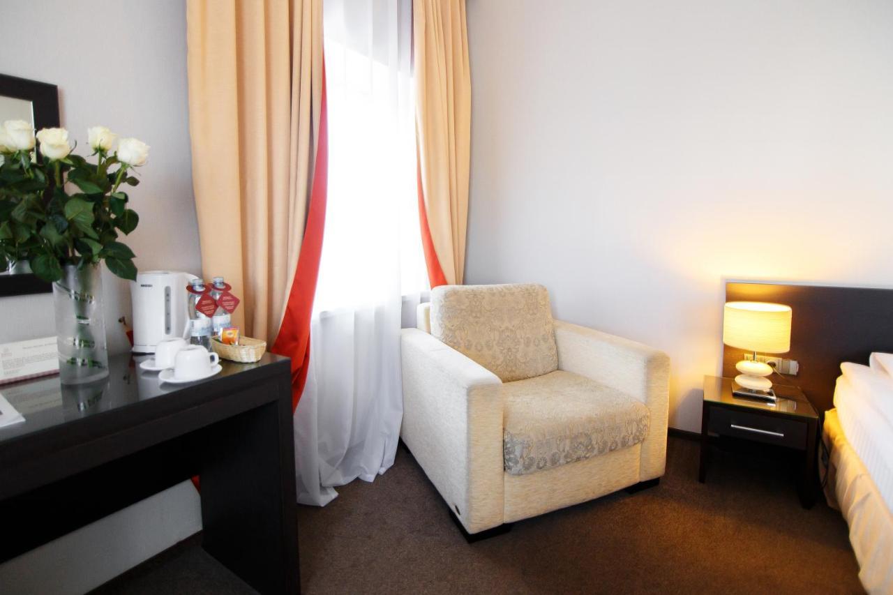 Optima Kropyvnytskyi Hotel Esterno foto