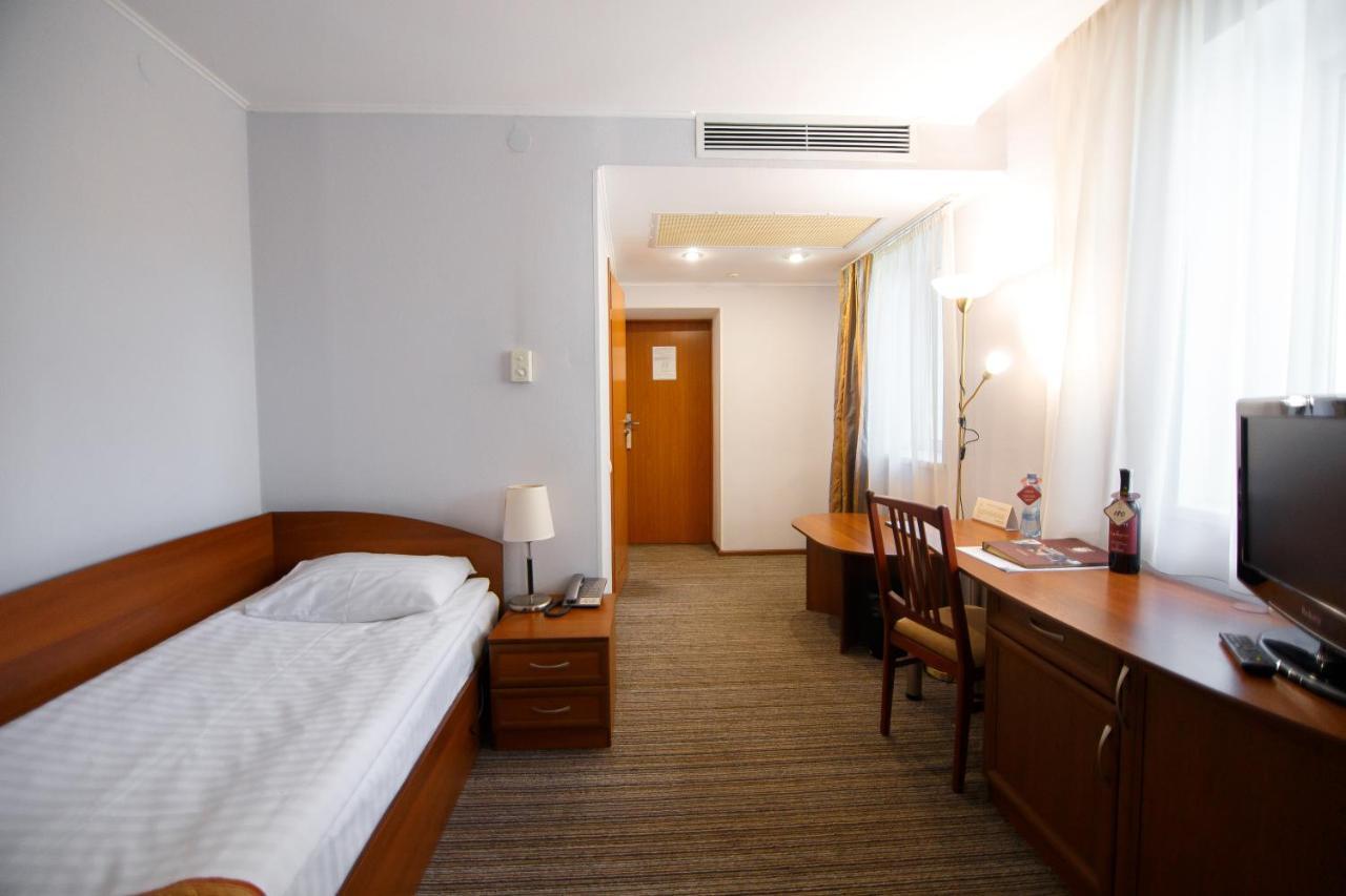 Optima Kropyvnytskyi Hotel Esterno foto