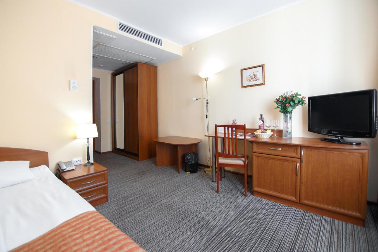 Optima Kropyvnytskyi Hotel Esterno foto
