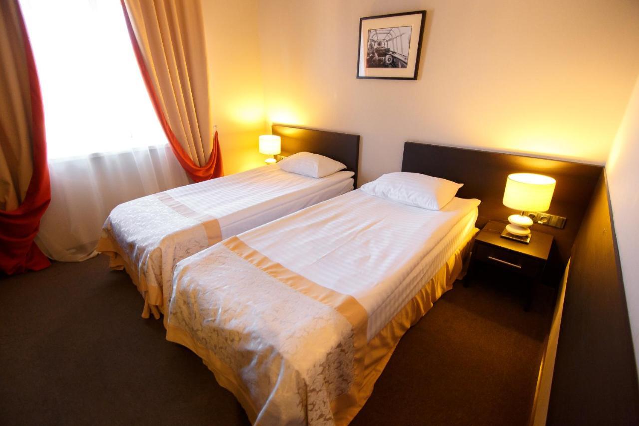 Optima Kropyvnytskyi Hotel Esterno foto