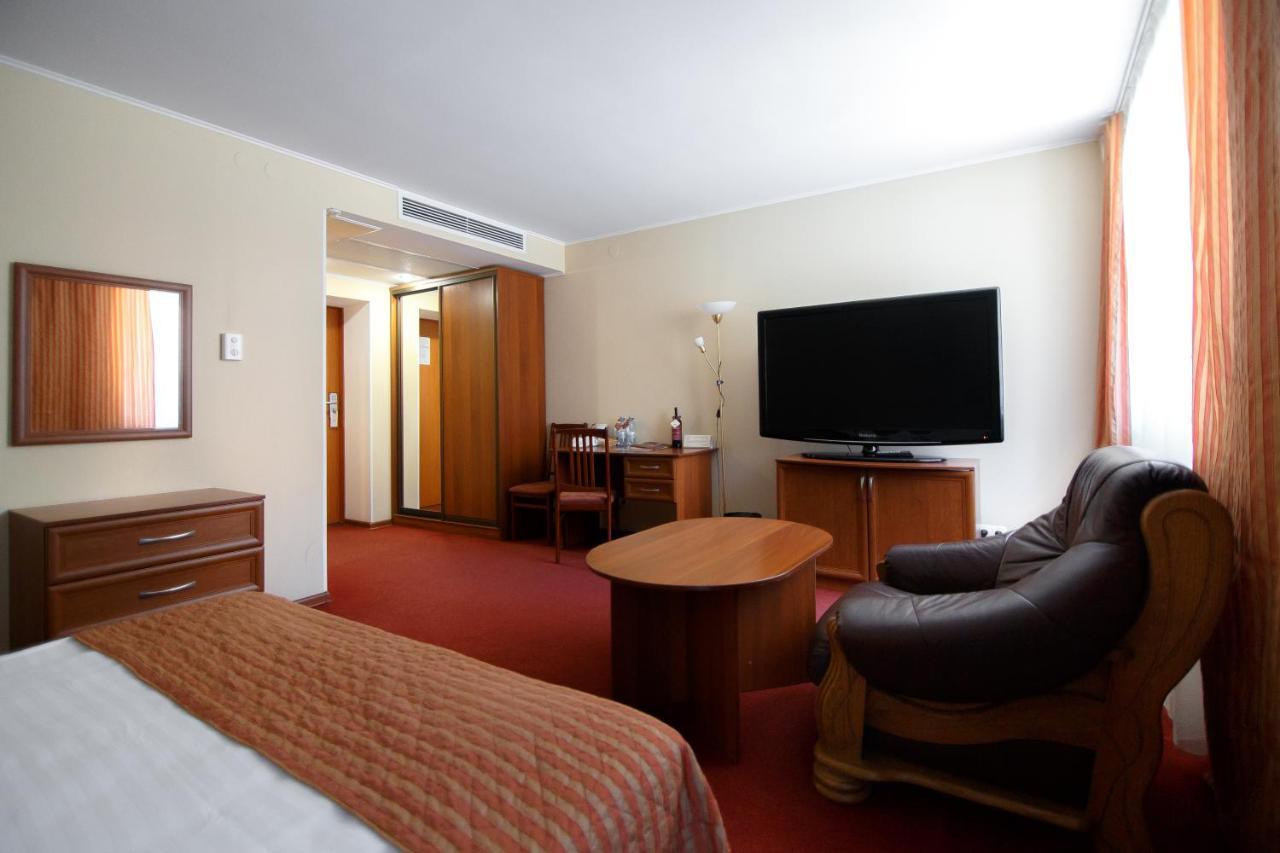 Optima Kropyvnytskyi Hotel Esterno foto
