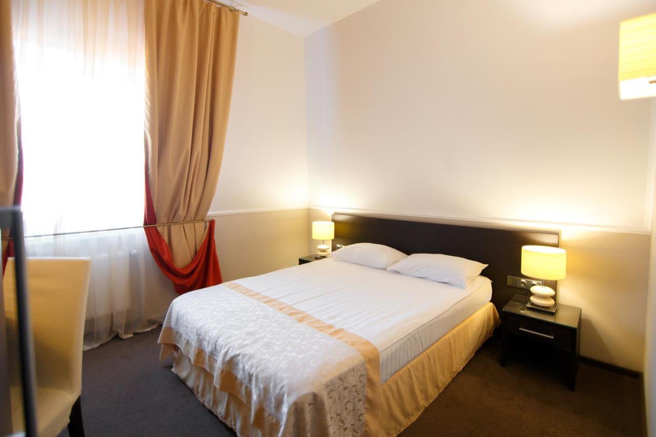 Optima Kropyvnytskyi Hotel Esterno foto