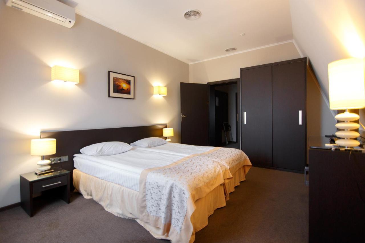 Optima Kropyvnytskyi Hotel Esterno foto