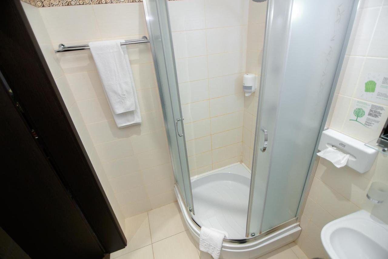 Optima Kropyvnytskyi Hotel Esterno foto