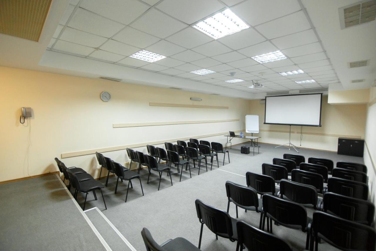 Optima Kropyvnytskyi Hotel Esterno foto